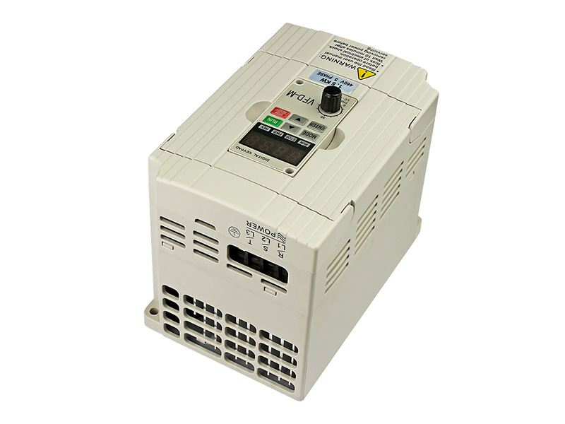 8000S通用變頻器，變頻調速器，變頻器廠家，電機變頻器，三相變頻器